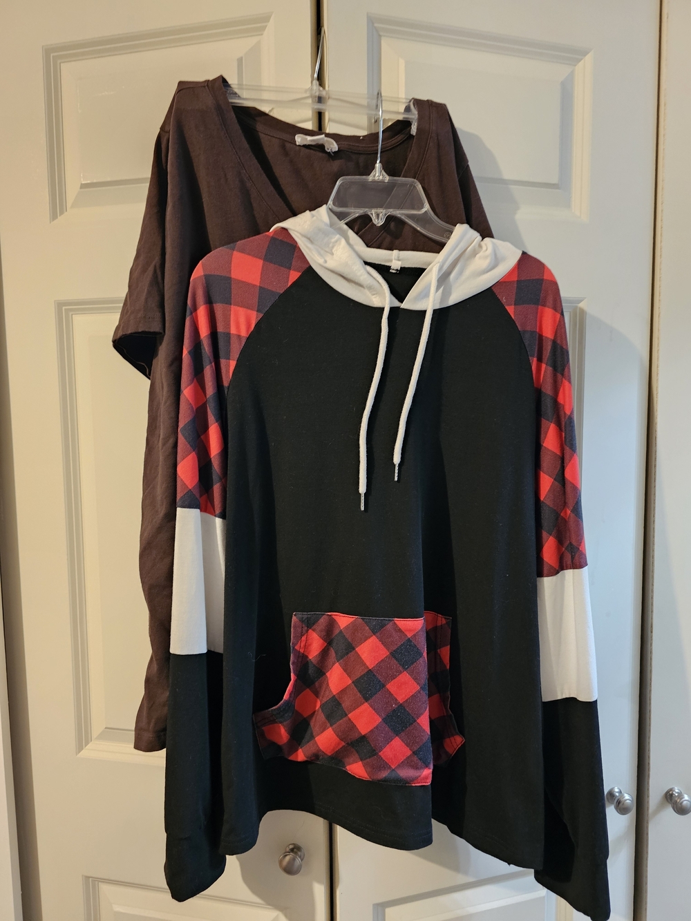 Set Of 2 Woman's 3XL Tops Black Hoodie with Red Buffalo Plaid Accents& Brown Tee - Picture 1 of 5